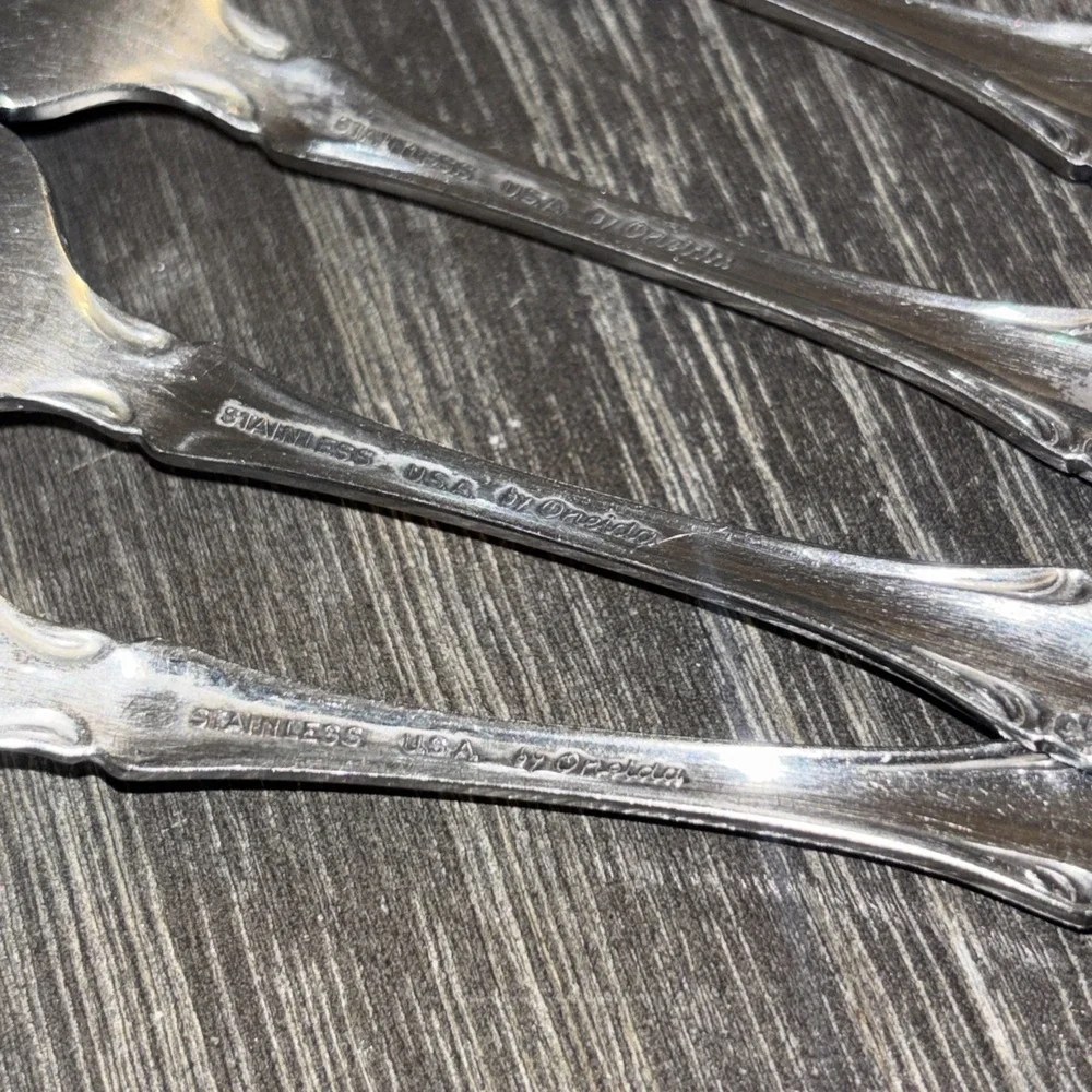 Oneida Stainless RAPHAEL Distinction Deluxe Set of 4 Salad Forks